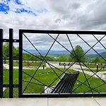 Klek 77 Luxury Near Jahorina シャレー