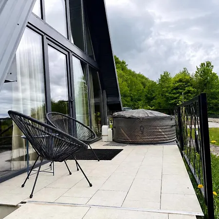 Klek 77 Luxury Near Jahorina בקתה *